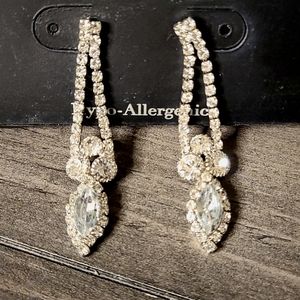 NWT Fancy, sparkly crystal, elegant dangle post earrings